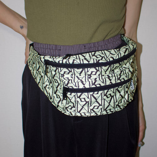 WAIST POUCH