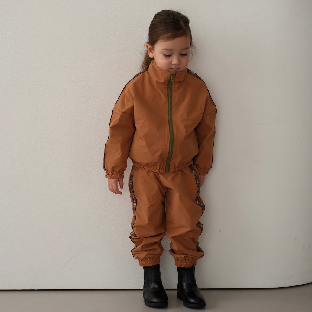 Semon ApartMent 26AW SIDE LINE LINED WINDBREAKER JOGGER PANTS