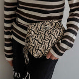 KNIT FRAME POUCH4
