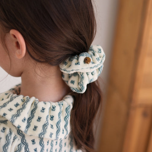 VELOUR SCRUNCHIE
