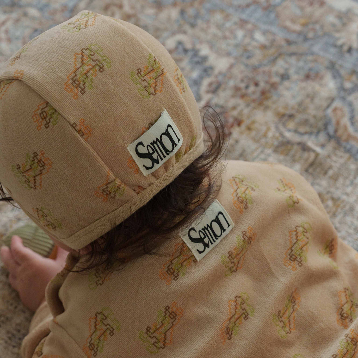 TRIPLE HORSE VELOUR BONNET