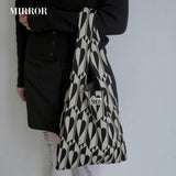 [Restock expected around May] PATTERN KNIT BAG 5