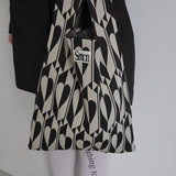 [Restock expected around May] PATTERN KNIT BAG 6