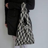 [Restock expected around May] PATTERN KNIT BAG 8