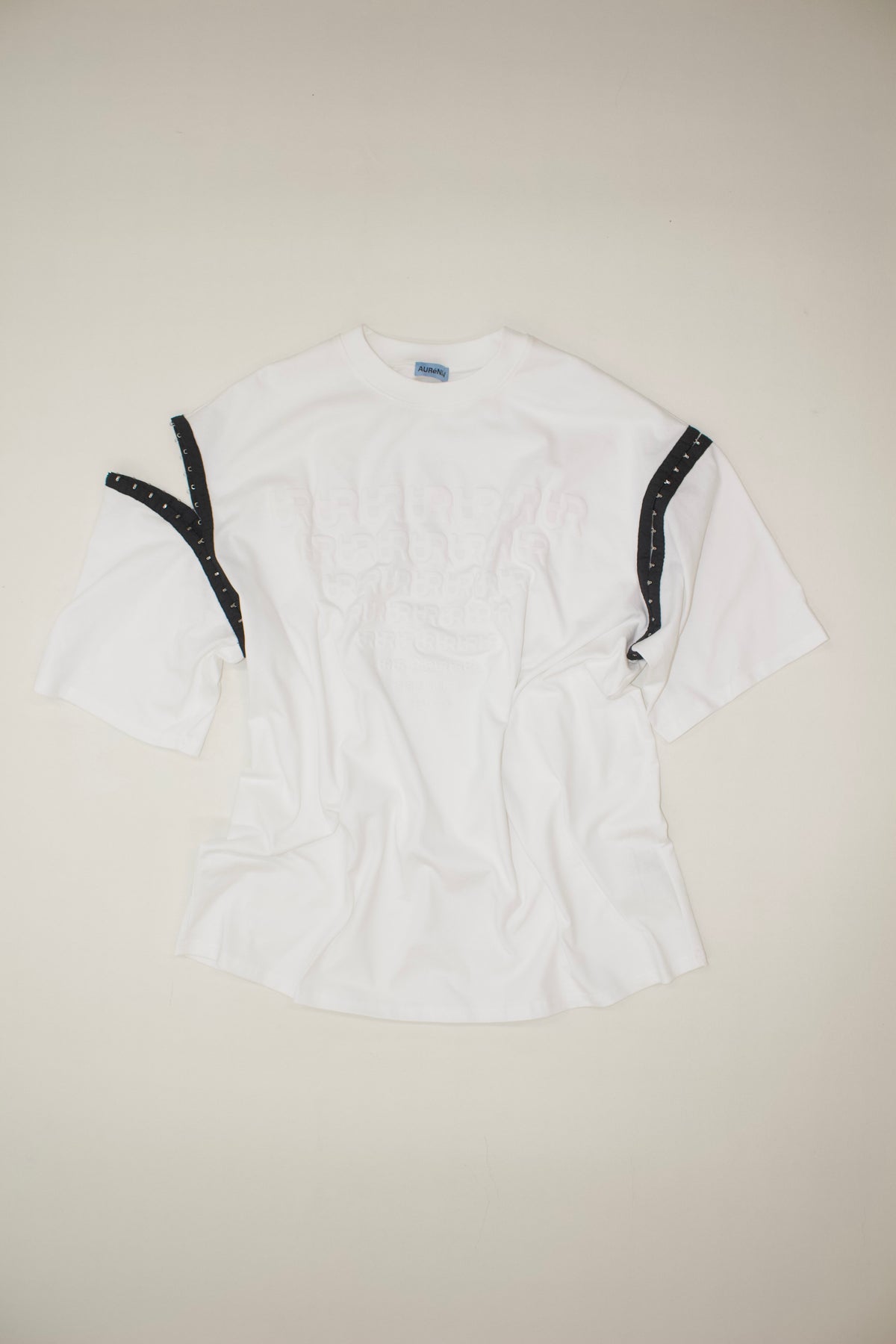 AURéNLEV Cutout Logo Tops ホワイト