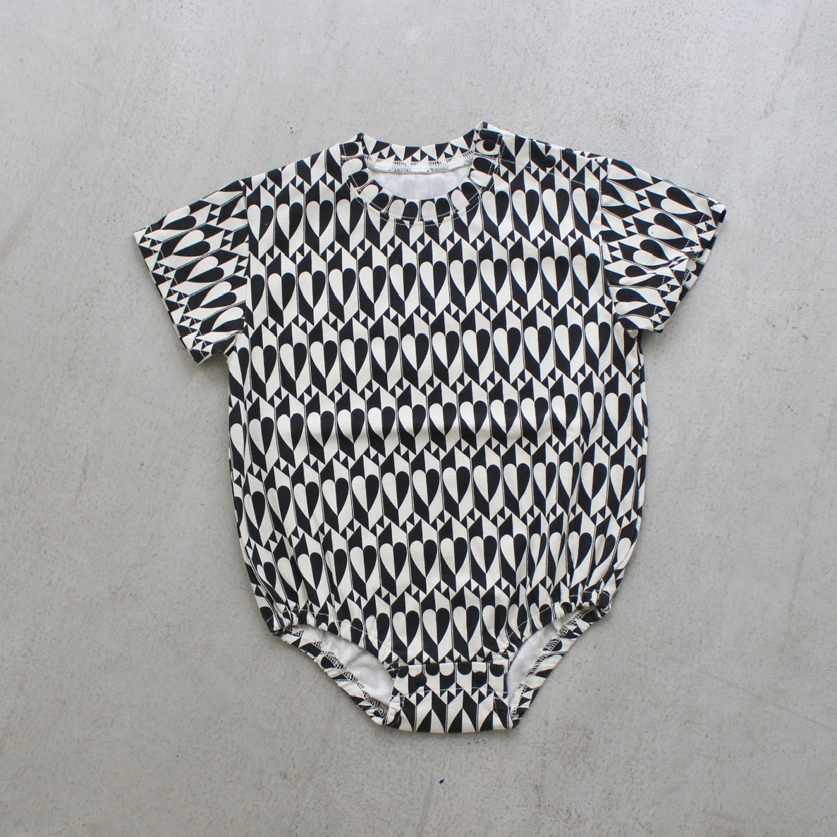 Semon ApartMent SHORT SLEEVE PATTERN ROMPERS MIRROR