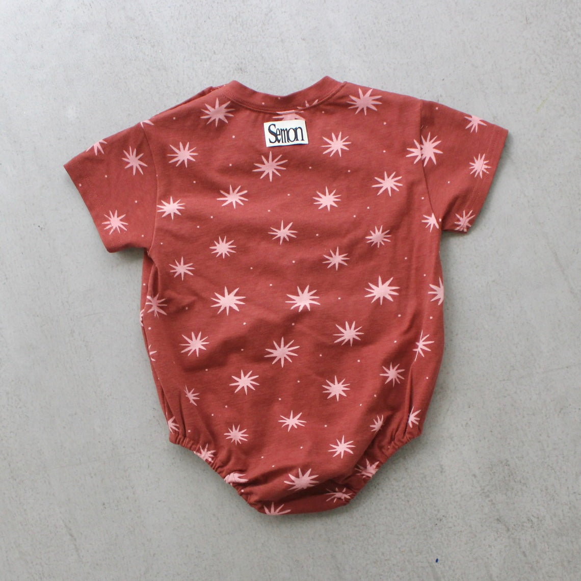 Semon ApartMent SHORT SLEEVE PATTERN ROMPERS STAR