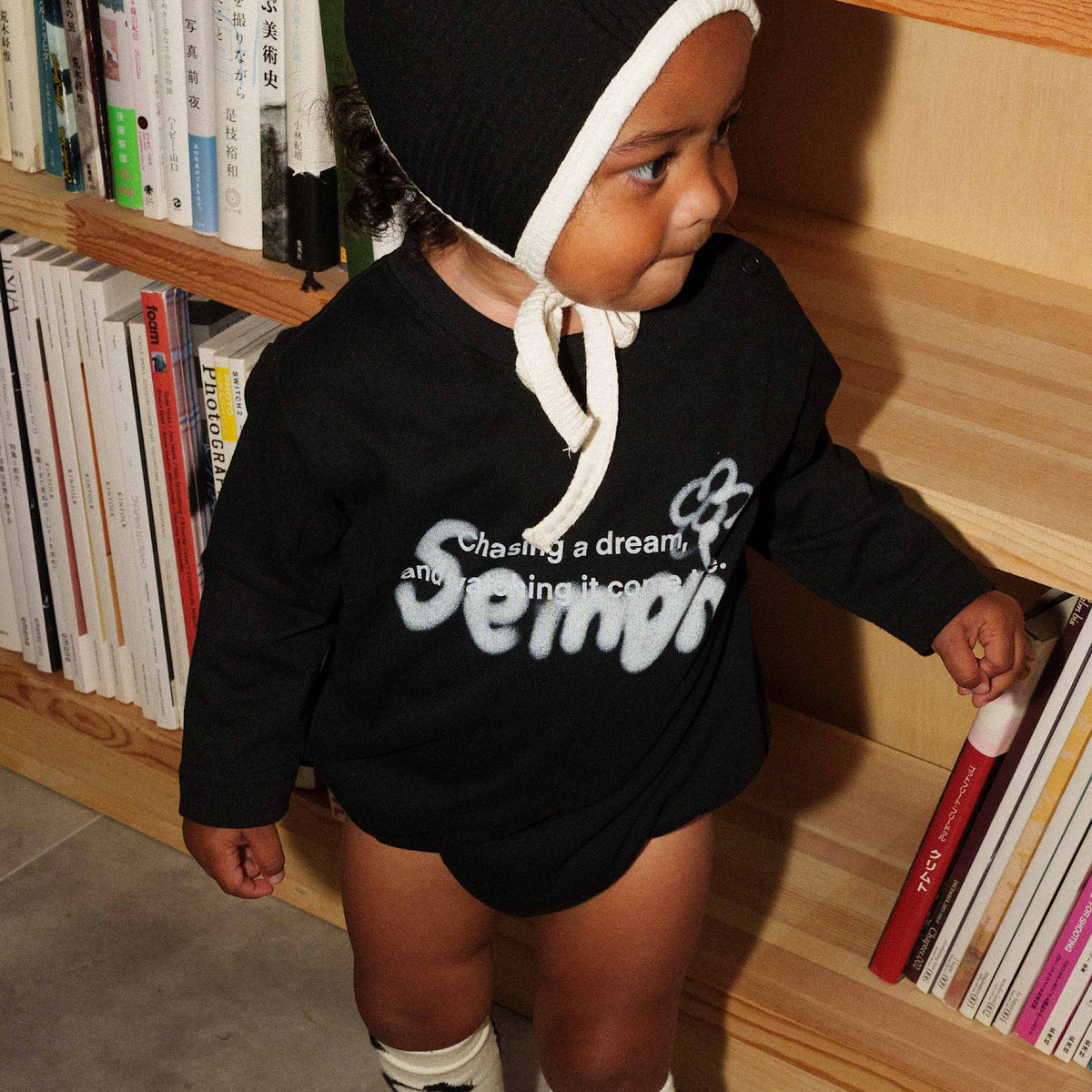 Semon ApartMent SPRAY LOGO ROMPER