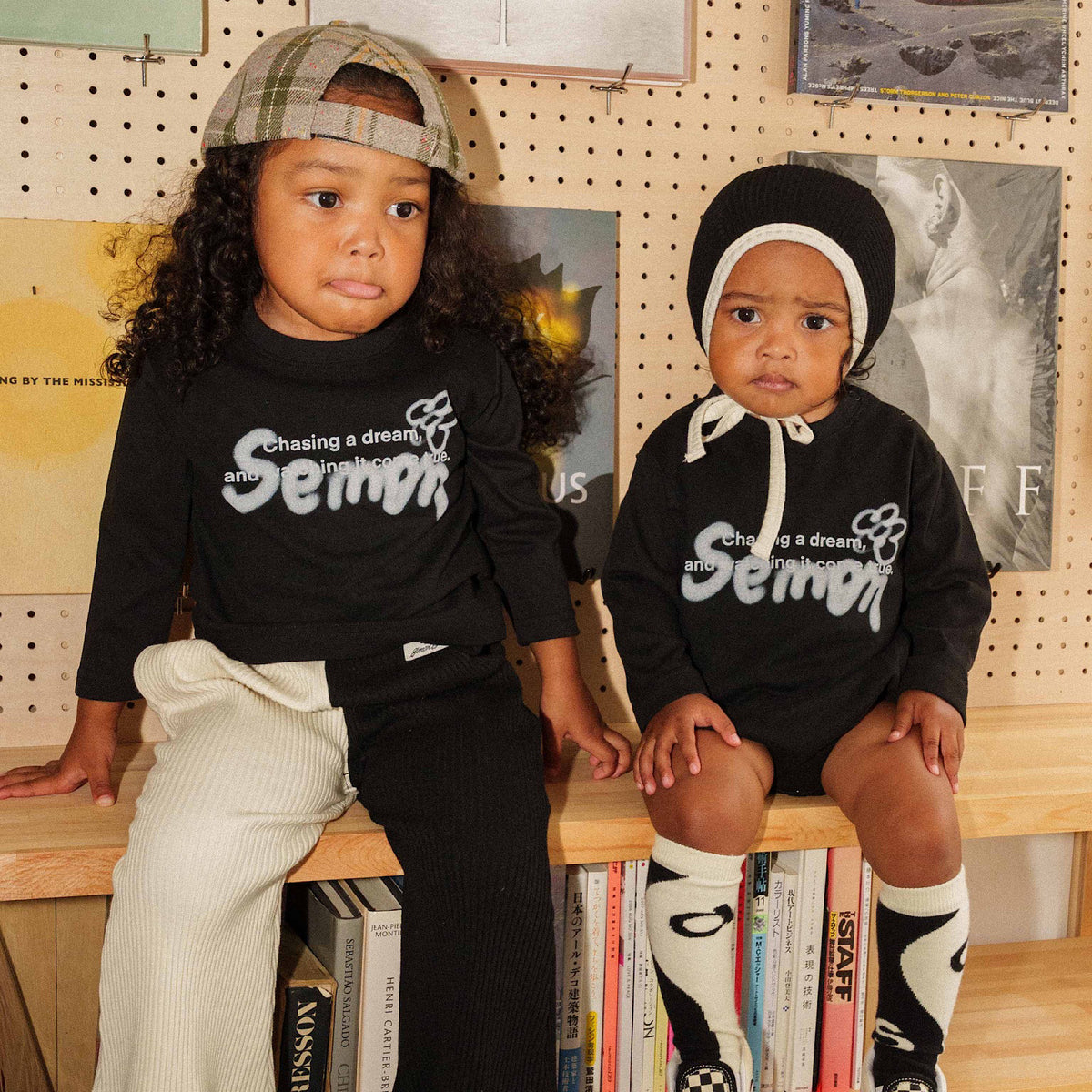 Semon ApartMent SPRAY LOGO ROMPER