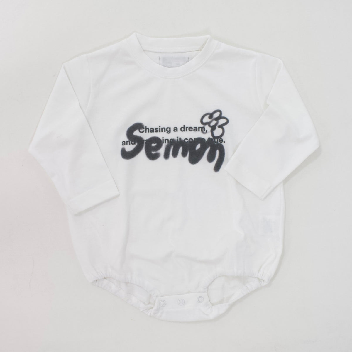 Semon ApartMent SPRAY LOGO ROMPER WHITE