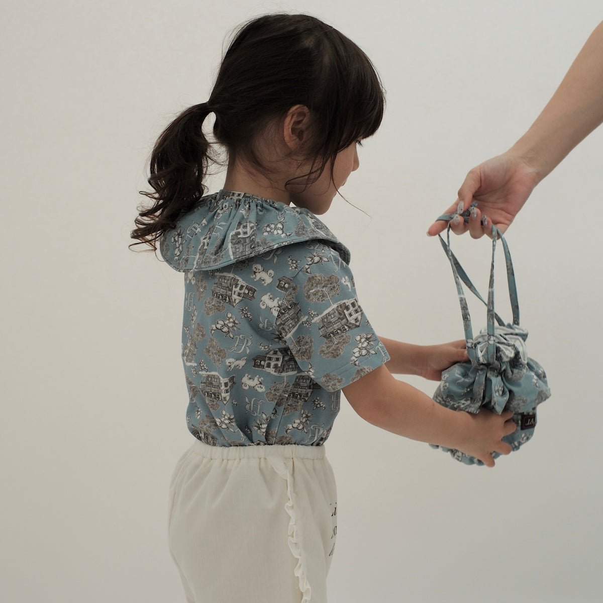 Jamée Rousse TOILE DE JOUY DRAWSTRING BAG