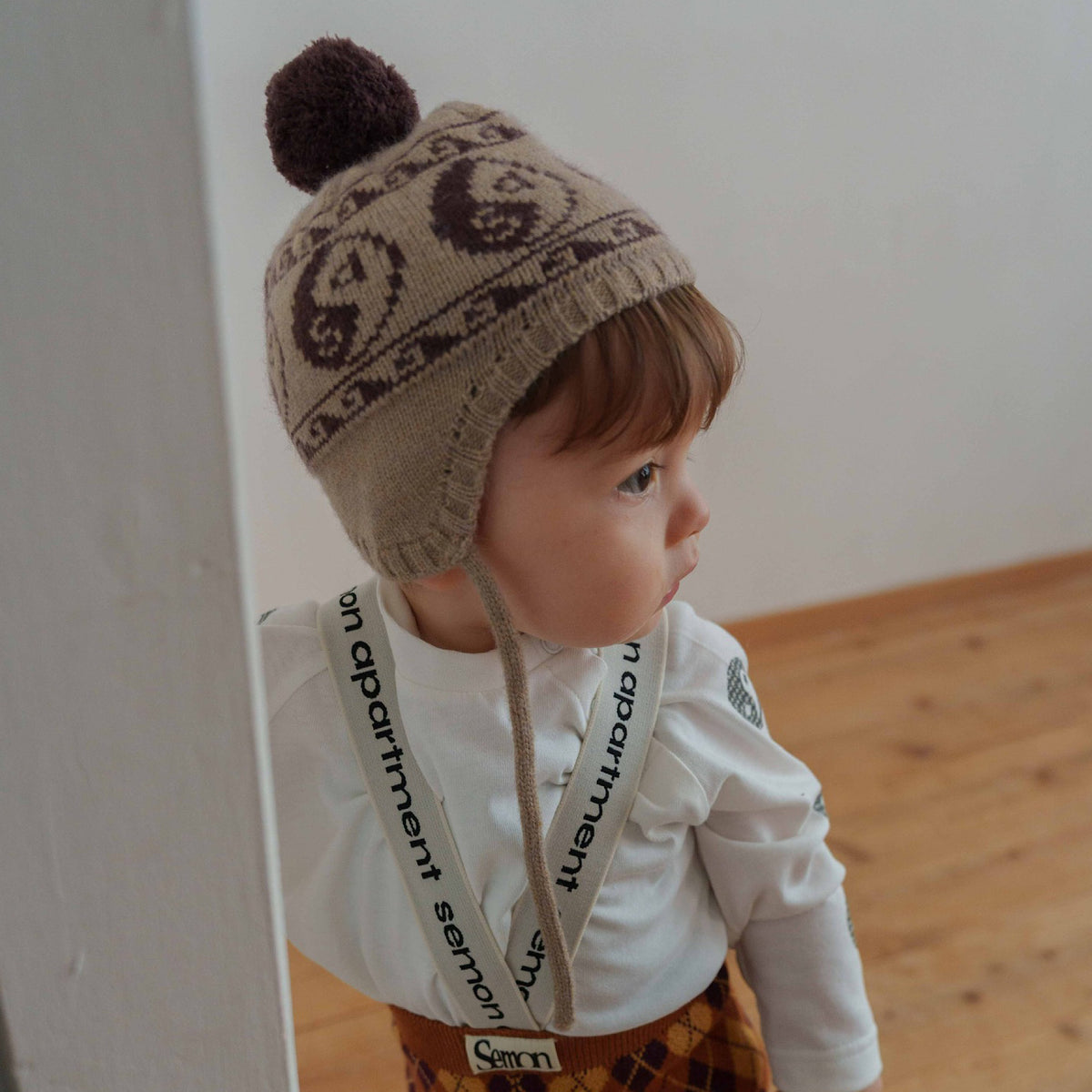 Semon ApartMent YIN YANG POMPOM BONNET