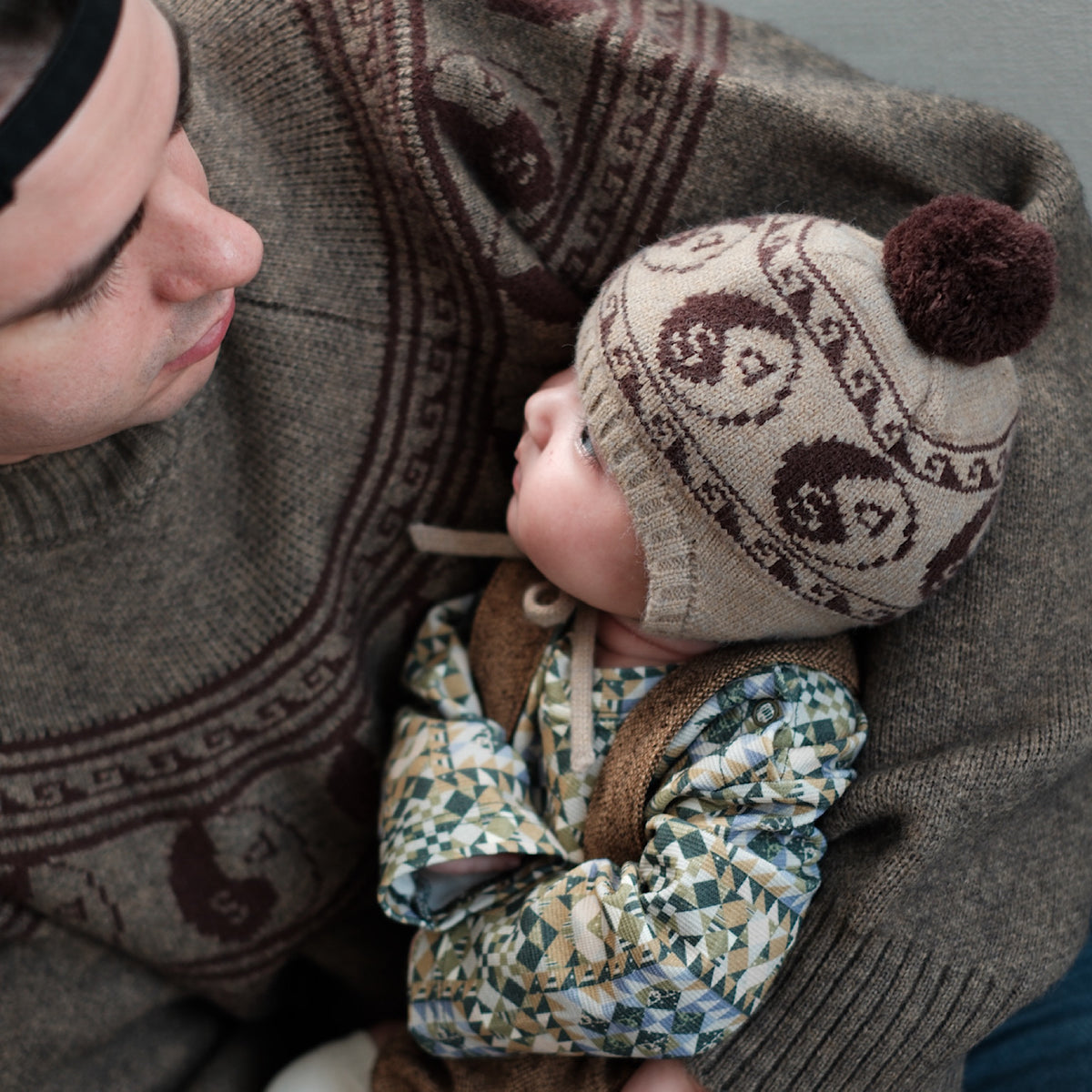 Semon ApartMent YIN YANG POMPOM BONNET