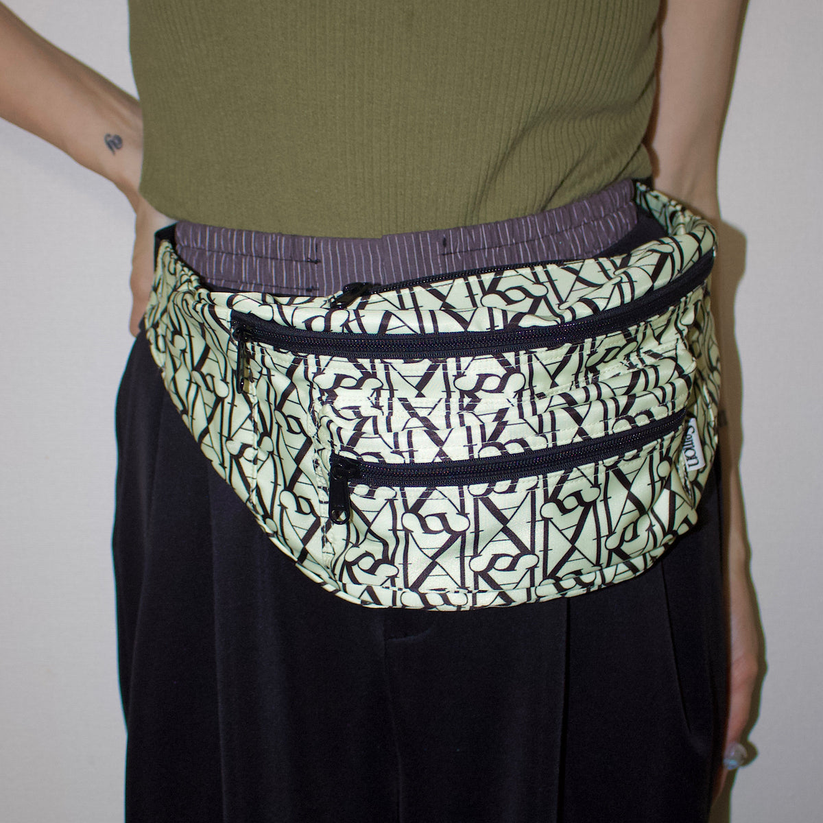 WAIST POUCH